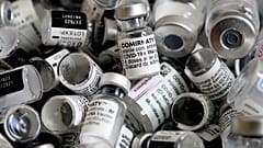 Üres Pfizer-BioNTech vakcinafiolák