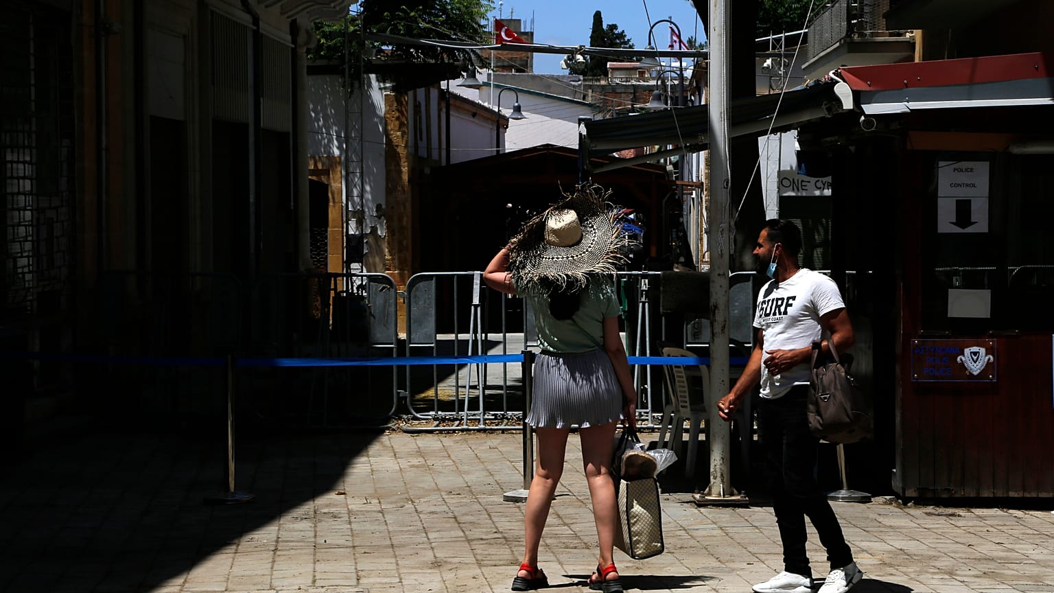 Οδόφραγμα στην οδό Λήδρας