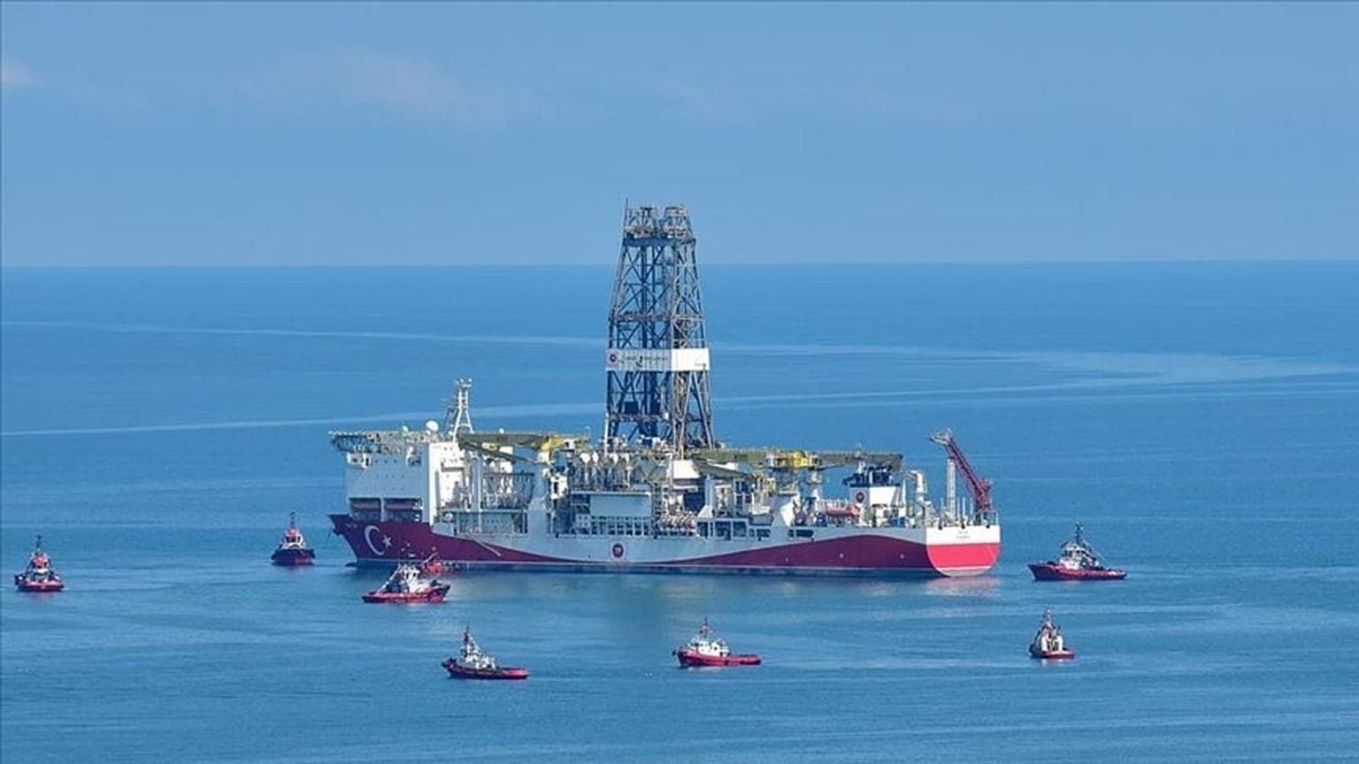Türkiye'nin Karadeniz'de açıklarında yaptığı doğal gaz arama çalışmaları hızla devam ediyor. 