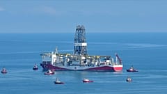 Türkiye'nin Karadeniz'de açıklarında yaptığı doğal gaz arama çalışmaları hızla devam ediyor. 