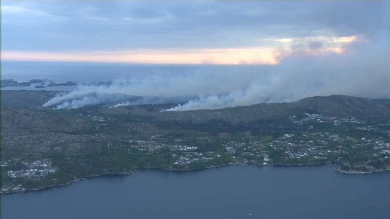 Der Waldbrand an der Westküste Norwegens nahe Bergen
