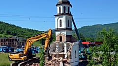 Illegal gebaute serbisch-orthodoxe Kirche abgerissen