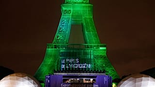 25 maggio 2021: a Parigi, la torre Eiffel si illumina grazie all'idrogeno