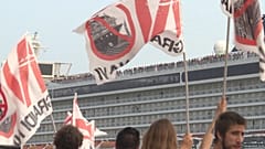 Proteste begleiten 1. Kreuzfahrtschiff seit Corona in Venedig