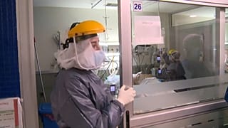 Unidad de cuidados intensivos de un hospital de Montevideo, Uruguay