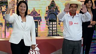 Keiko Fujimori, of the Popular Force party, left, and Free Peru party presidential candidate Pedro Castillo