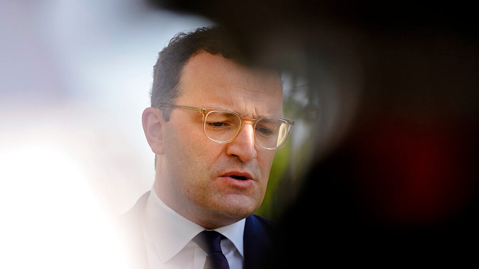 Γερμανία: Ο υπουργός υγείας κατηγορείται πως θα έδινε ακατάλληλες μάσκες σε άνεργους και άστεγους