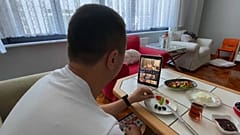 Sedat Peker videolarını izleyen bir aile