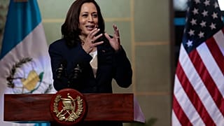 La vicepresidenta de EEUU, Kamala Harris, durante la rueda de prensa que ofreció junto al presidente de Guatemala, Alejandro Giammattei