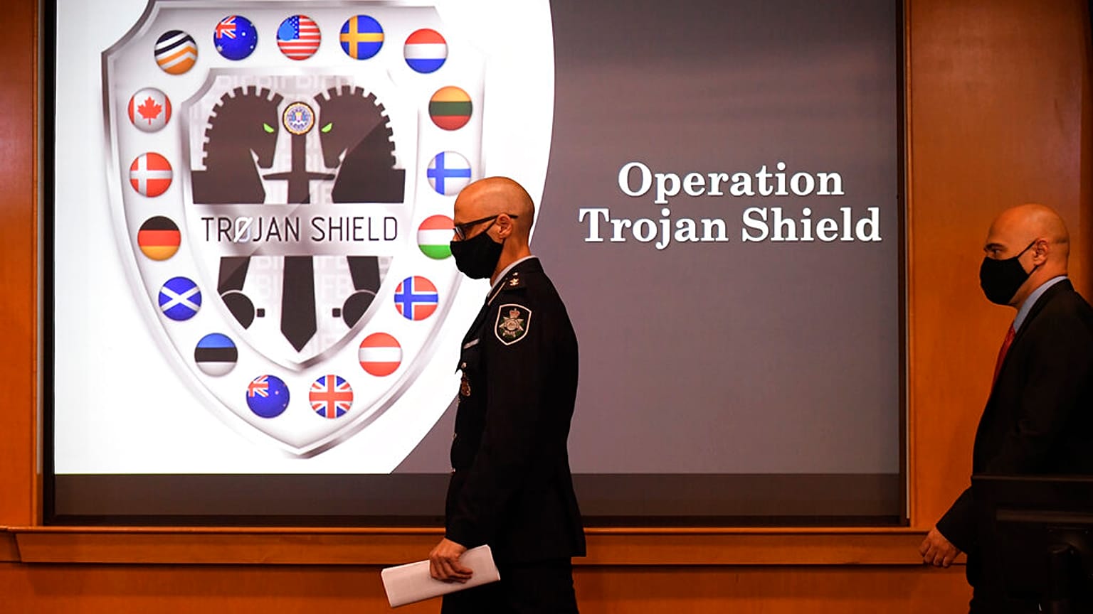 Pressekonferenz des FBI zur Operation Trojanerschild