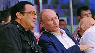 Seagal és Putyin az akkor még Ukrajnához tartozó Krímben, a küzdősportok Szocsiban megrendezett orosz bajnokságán, 2012-ben