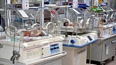Güney Afrkalı kadın tek seferde 10 çocuk doğurdu