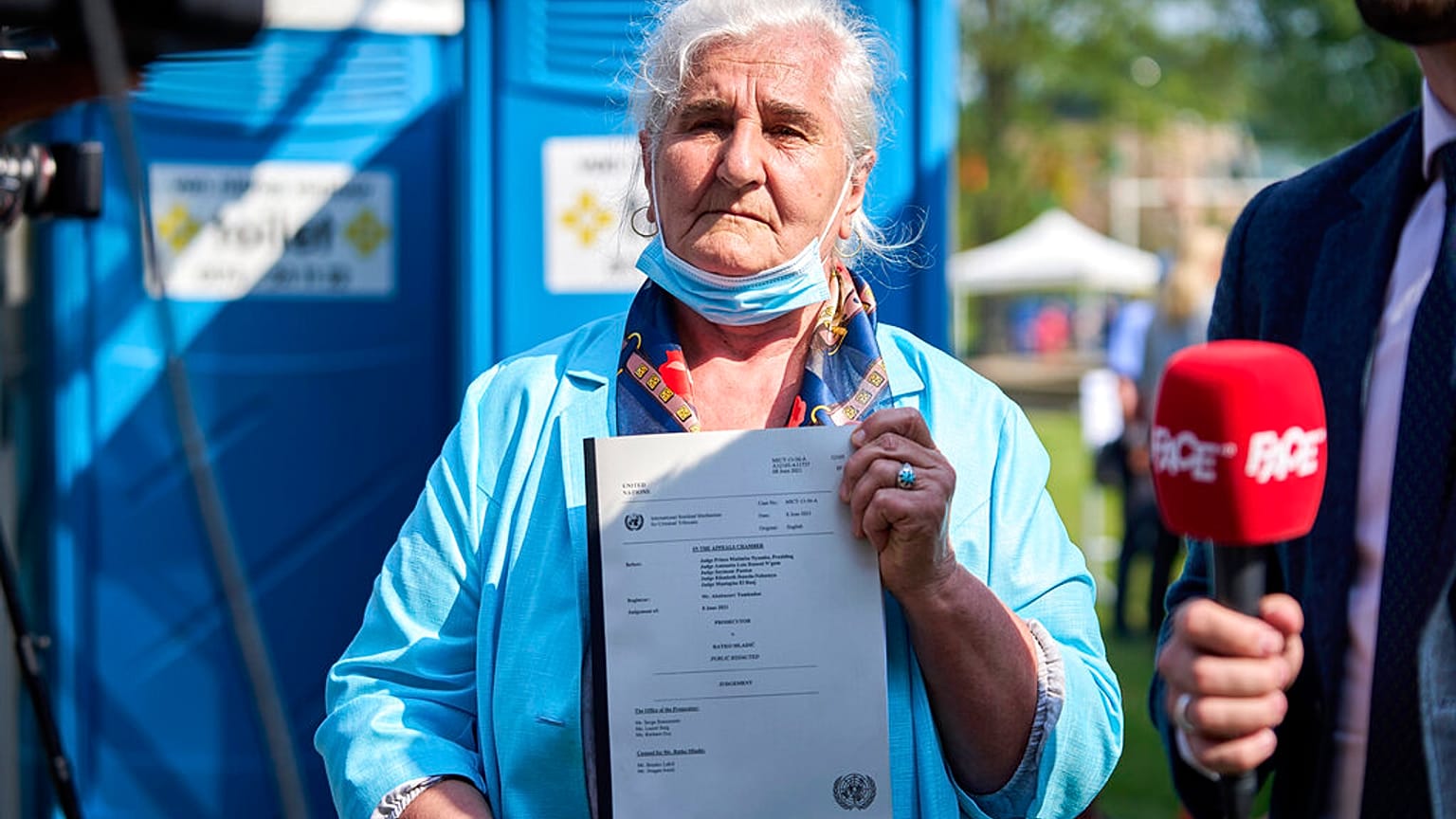 Srebrenica ferita ancora aperta. Eppure fra i serbi sono molti a considerare Mladic un eroe