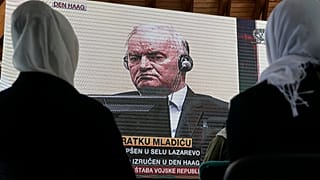 Sobreviventes do massacre de Srebrenica assistiram em Potočari à sengtença de Mladić