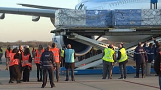 Прибытие в Аргентину первой партии сырья для производства вакцины "Спутник V" 