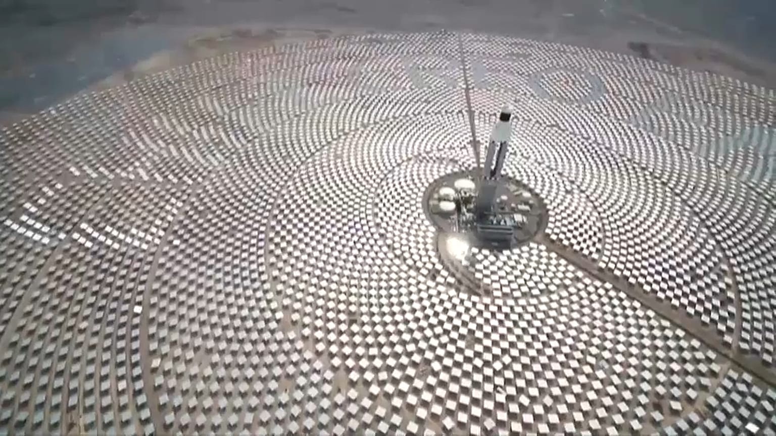 Detalle de la planta termosolar Cerro Dominador inaugurada en Chile