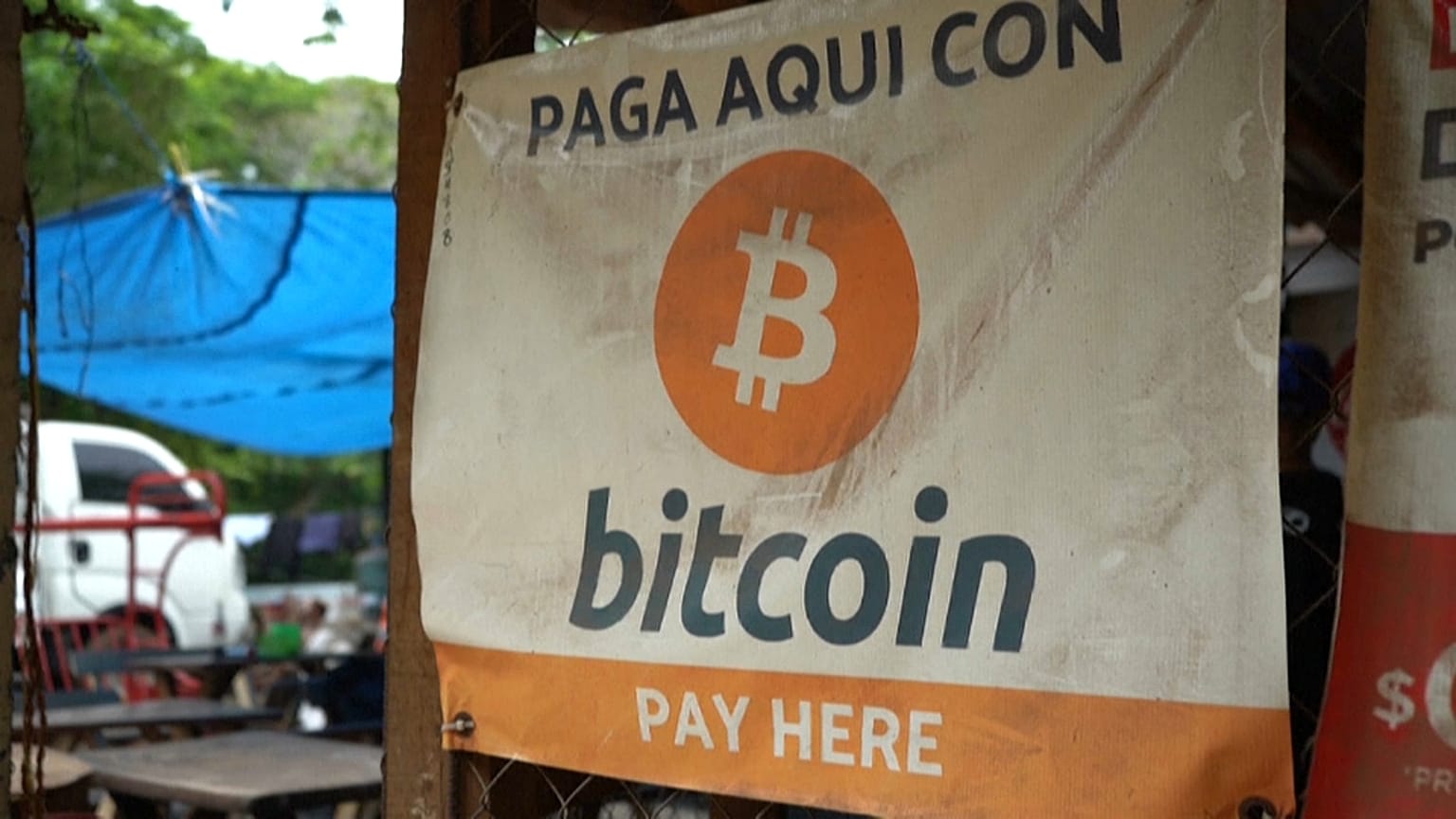 Cartel de pagos en Bitcóins en El Salvador