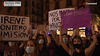 Барселона: протесты против насилия в отношении женщин и детей