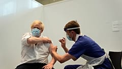 İngiltere Başbakanı Boris Johnson şaı olurken