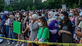 KAnada'da araçla ezilerek öldürülen Müslüman ailenin dört ferdi son yolculuklarına uğurlandı