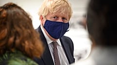 a brit kormányfő, Boris Johnson a G7 csoport csúcstalálkozóján