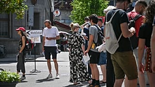 Oy kullanmayı bekleyen İsviçreliler