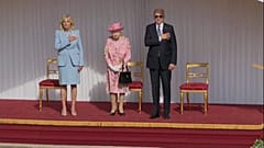 Isabel II del Reino Unido recide a los Biden