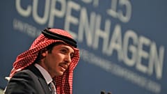 الأمير حمزة بن الحسين يلقي خطابه خلال الجلسة العامة في مركز بيلا في كوبنهاغن، 17 ديسمبر 2009