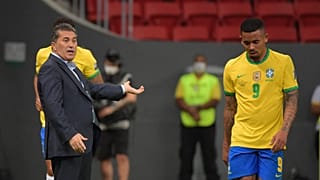 Treinador português pouco pôde fazer para contrariar a supremacia dos anfitriões