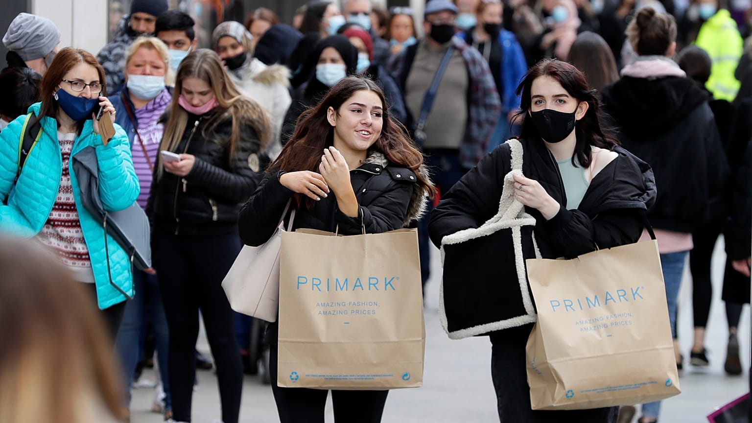Londra, aprile 2021: shopping a Oxford street