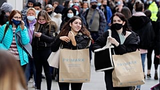 Londra, aprile 2021: shopping a Oxford street