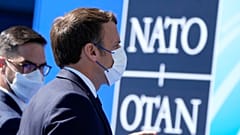 Presidente de França, Emmanuel Macron, a chegar à cimeira da NATO