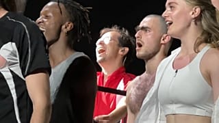 Música electrónica y danza contemporánea en una afortunada fusión con público presencial