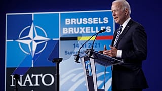 Россия и Китай "бросают вызов" НАТО