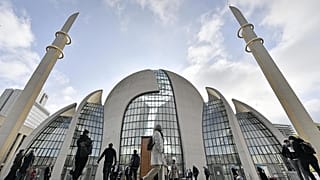 DİTİB'in Almanya'da inşa ettiği Köln Merkez Cami