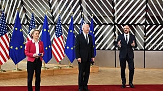 Ursula von der Leyen (à gauche), Joe Biden (au centre) et Charles Michel (à droite), lors de leur entretien ce mardi 15/06/2021 à Bruxelles