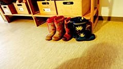 Gummistiefel in einem Kinderarten in Duisburg, 03.02.2009