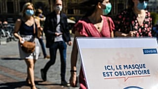 Fransa'da açık havada maske zorunluğu kaldırıldı