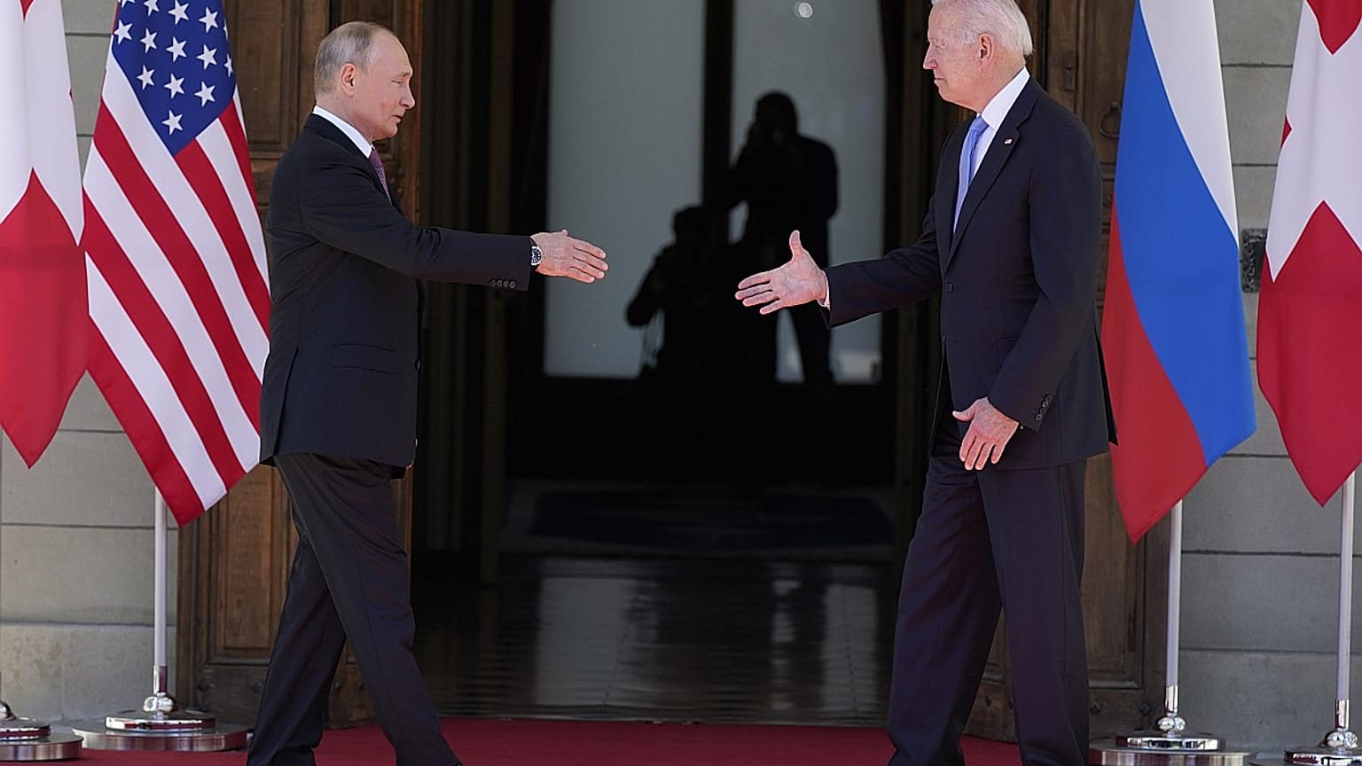 Sommet Biden-Poutine : un entretien "constructif" malgré tout