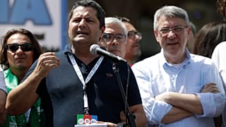 Milano, giugno 2019: Marco Bentivogli e Maurizio Landini parlano a una manifestazione