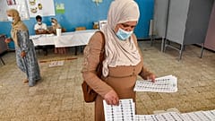 ناخبة جزائرية