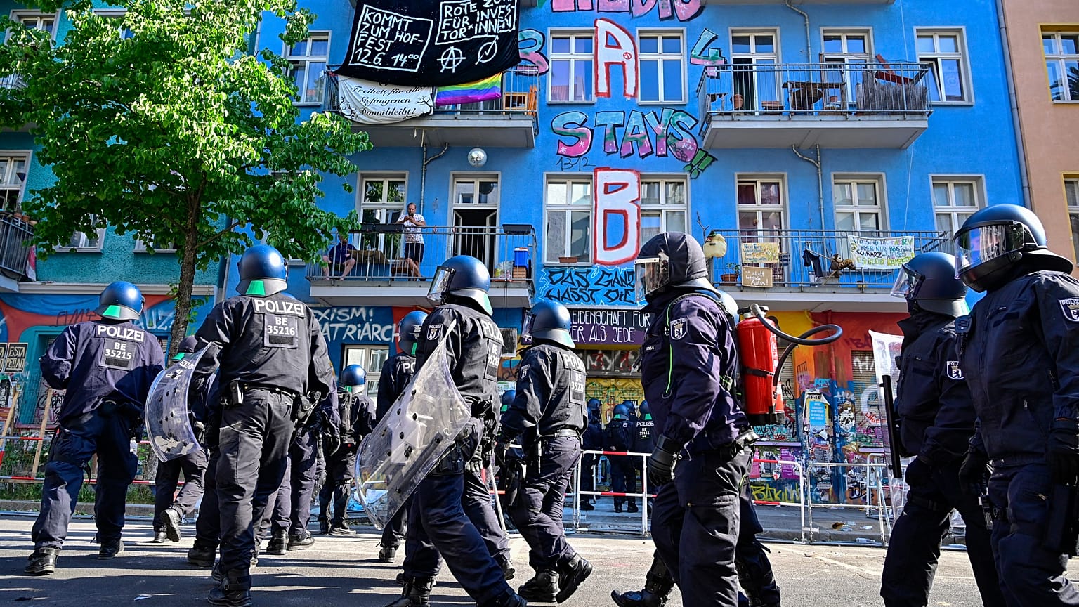 Πεδίο μάχης η Rigaer Strasse στο Βερολίνο