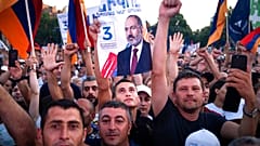 Митинг в поддержку партии Никола Пашиняна в центре Еревана 17 июня