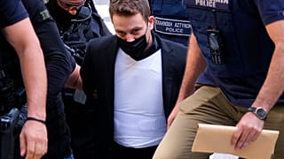 Babis Anagnostopoulos, der gestanden hat, seine Frau ermordet zu haben, in Athen in Griechenland