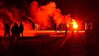 Imagen nocturna del enfrentamiento