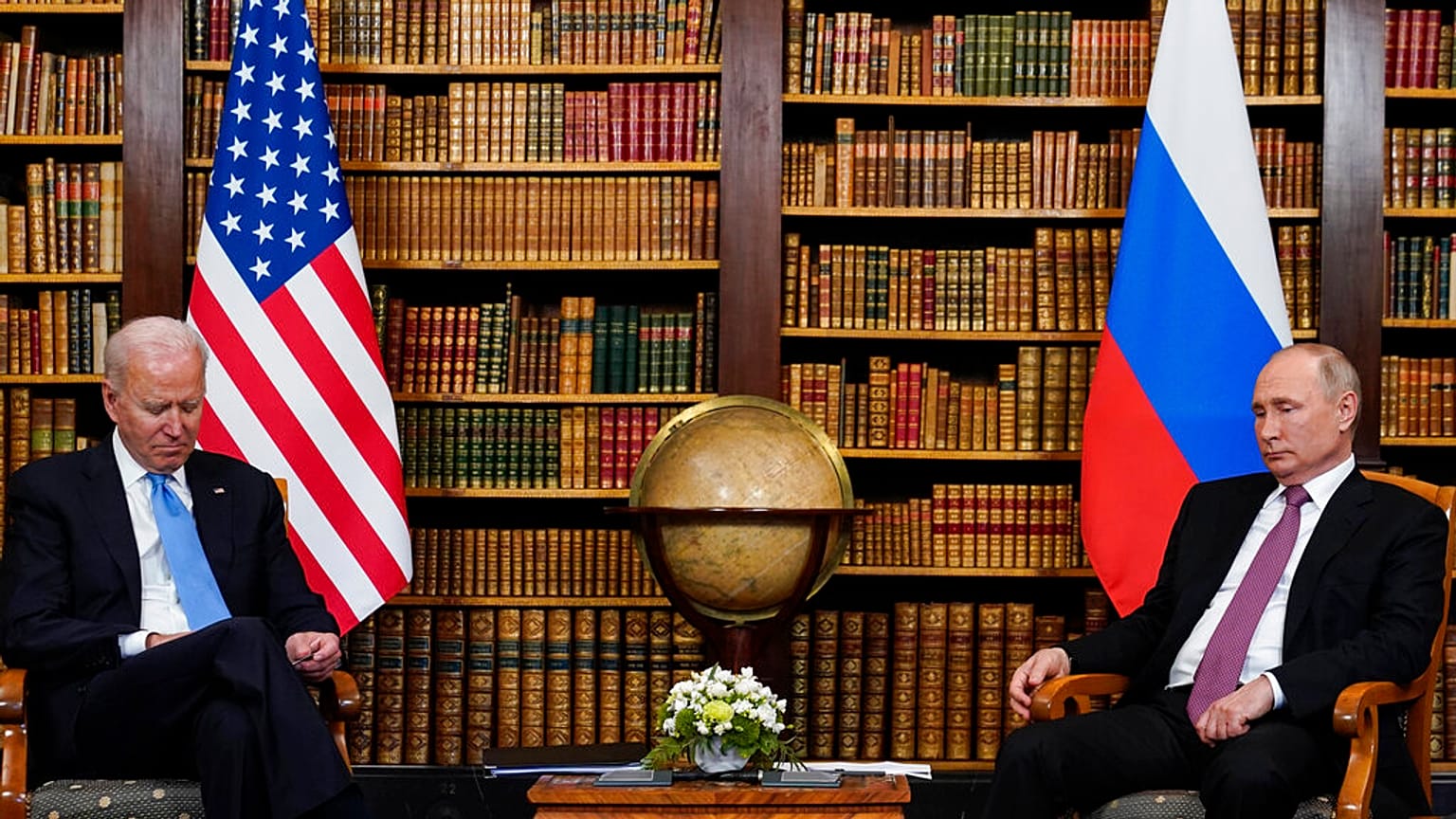 ABD Başkanı Joe Biden (solda), Rusya Devlet Başkanı Vladimir Putin (sağda)