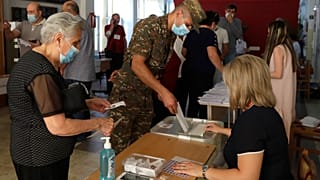 Ermenistan'da seçmen sandık başına gitti