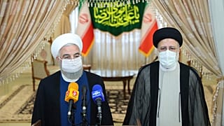 حسن روحانی پس از پیروزی ابراهیم رئیس در انتخابات به دیدار او رفت