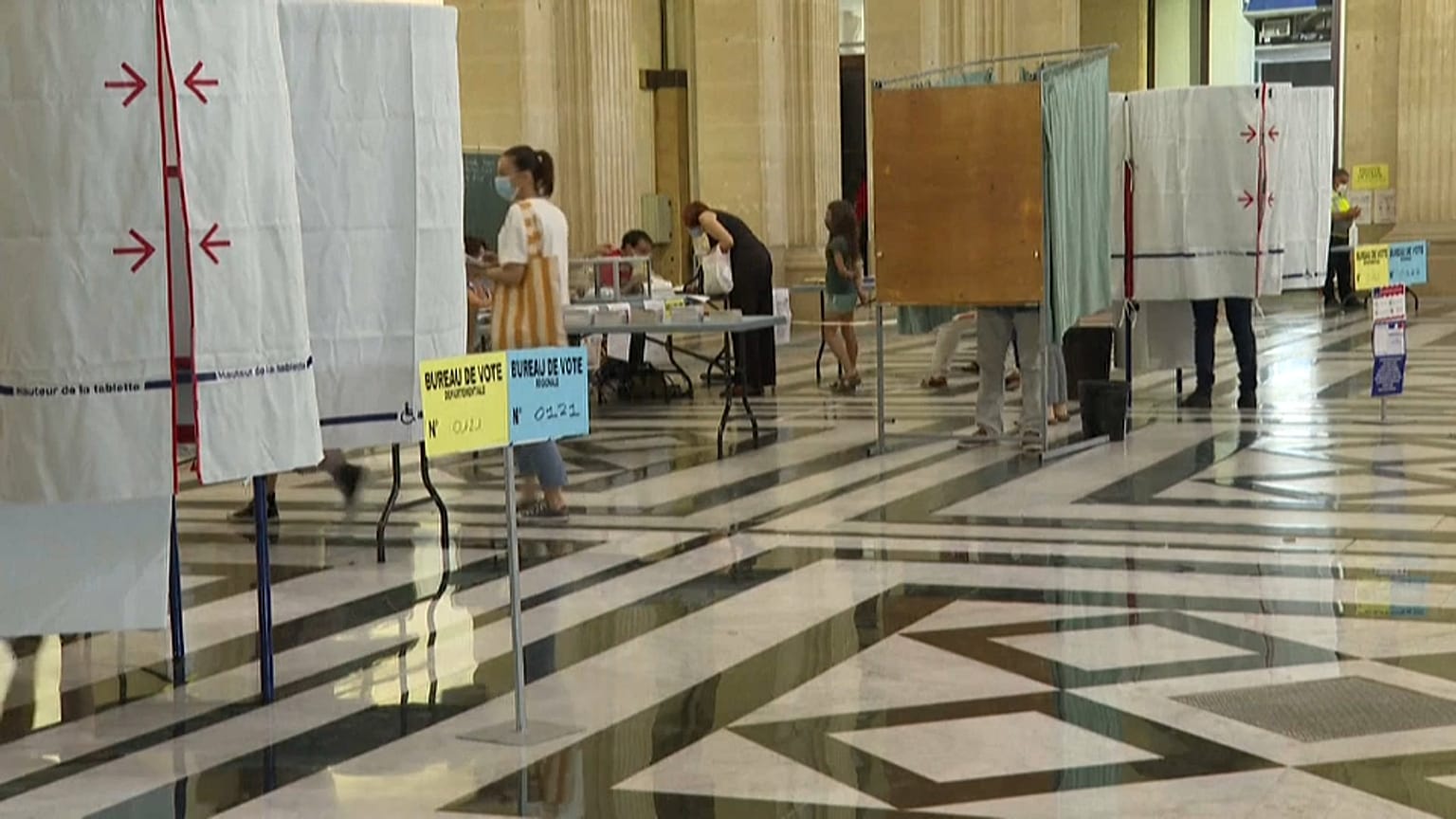 Francia: astensionismo record alle Regionali. Un test cruciale per il Presidente Macron