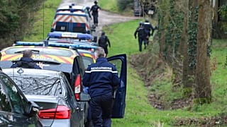 Il 14 maggio un furgone della polizia penitenziaria è stato assalito nei pressi di un casello autostradale dell'autostrada A154